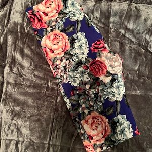 Lularoe Rose OS Leggings